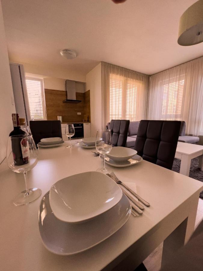 Elegant Escape Apartment I - City Centre Bratislava Exterior foto